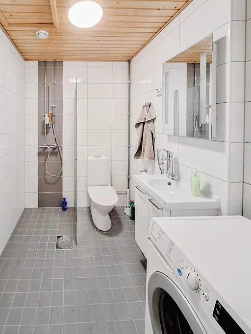 2-Room Apartment, 7 Mins By Train To Airport Vantaa