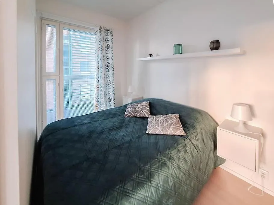 2-Room Apartment, 7 Mins By Train To Airport Vantaa
