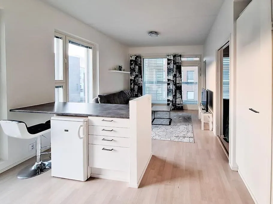 2-Room Apartment, 7 Mins By Train To Airport Vantaa Finnland
