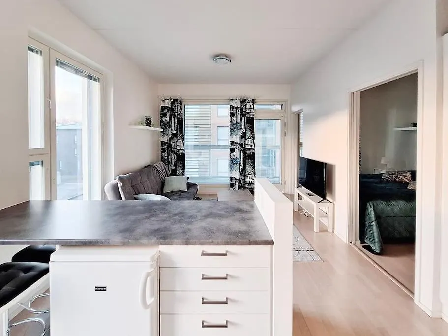 2-Room Apartment, 7 Mins By Train To Airport Vantaa 0*,